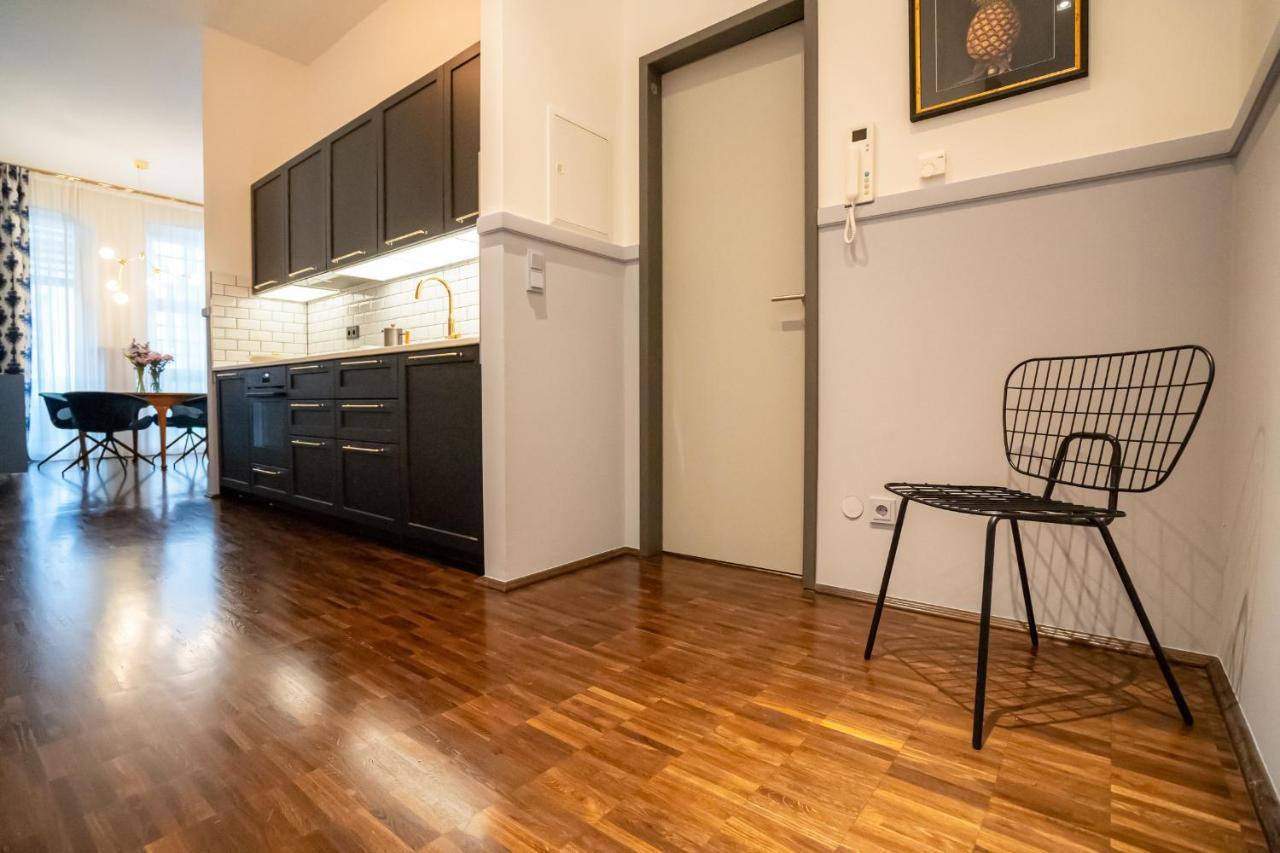 Designer Loft-Ferienwohnung Im Zentrum Mit Tiefgaragen-Parkplatz, Waschmaschine Und Privatterrasse Leipzig Exterior photo