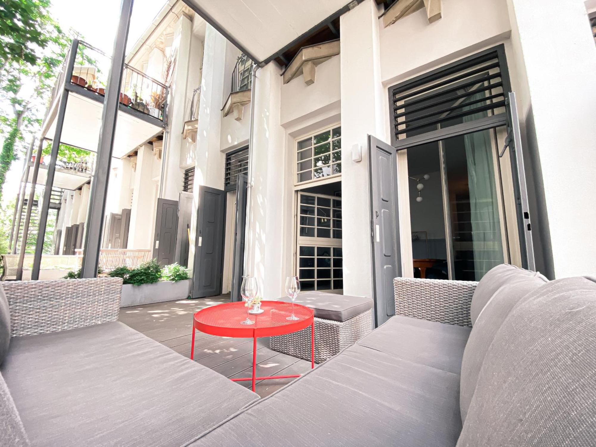 Designer Loft-Ferienwohnung Im Zentrum Mit Tiefgaragen-Parkplatz, Waschmaschine Und Privatterrasse Leipzig Exterior photo